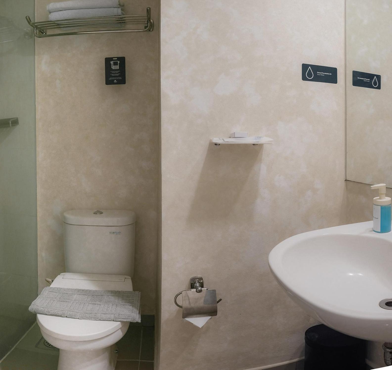 The Win Hotel Surabaya Dış mekan fotoğraf