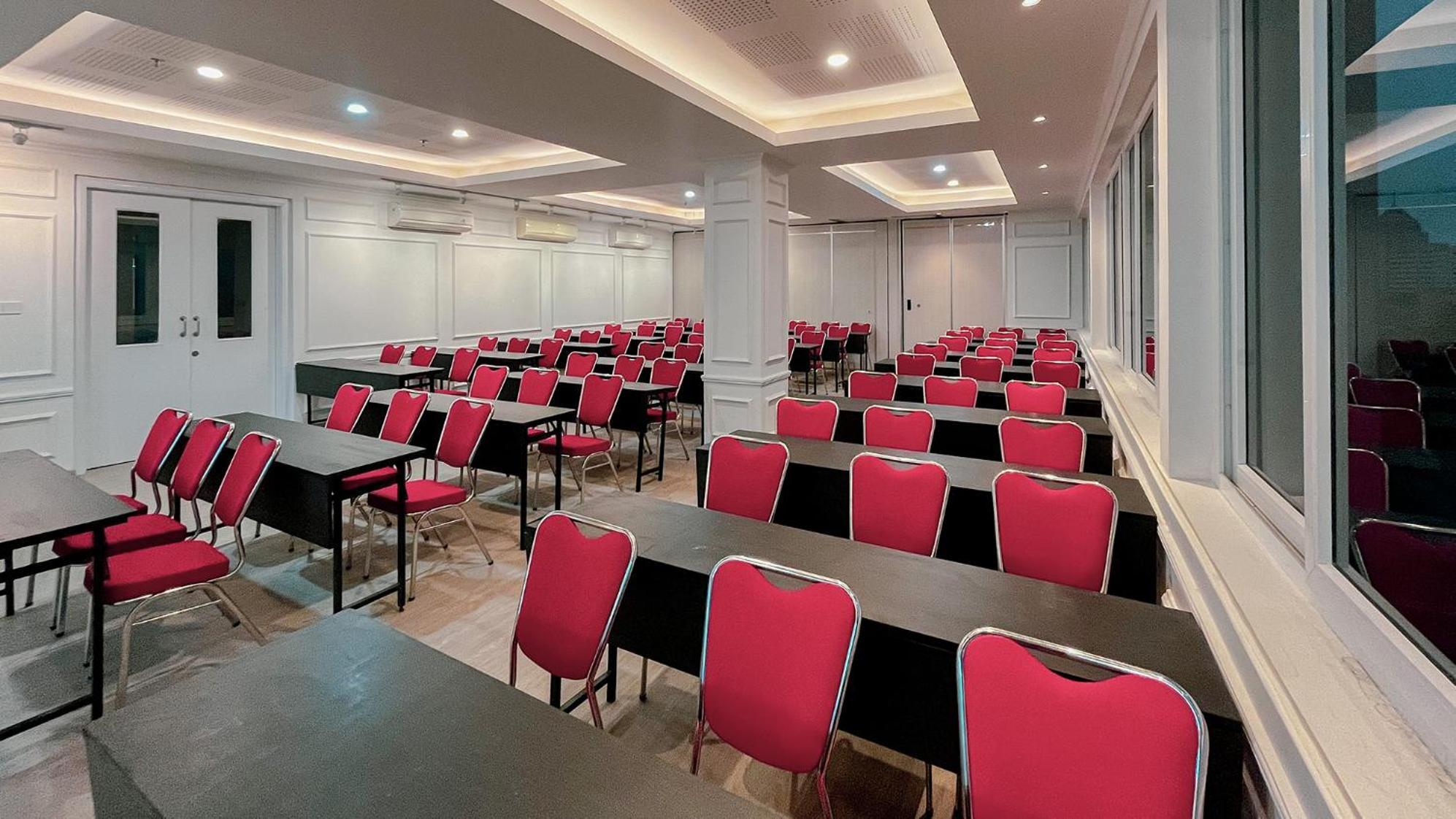 The Win Hotel Surabaya Dış mekan fotoğraf