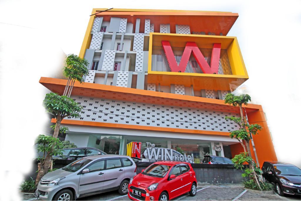 The Win Hotel Surabaya Dış mekan fotoğraf